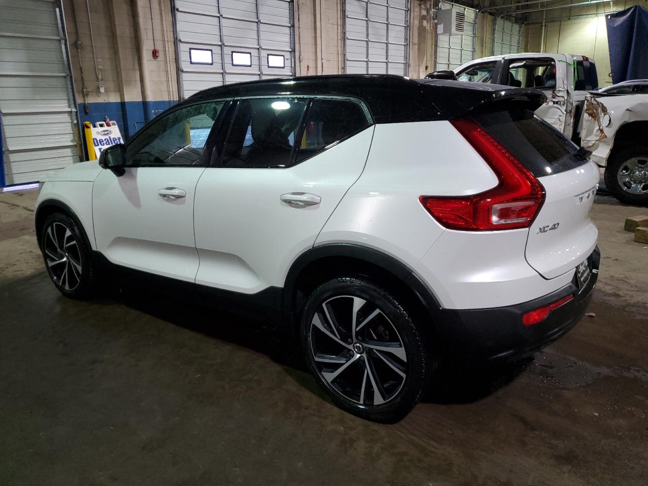 2021 Volvo XC40 - Image 2