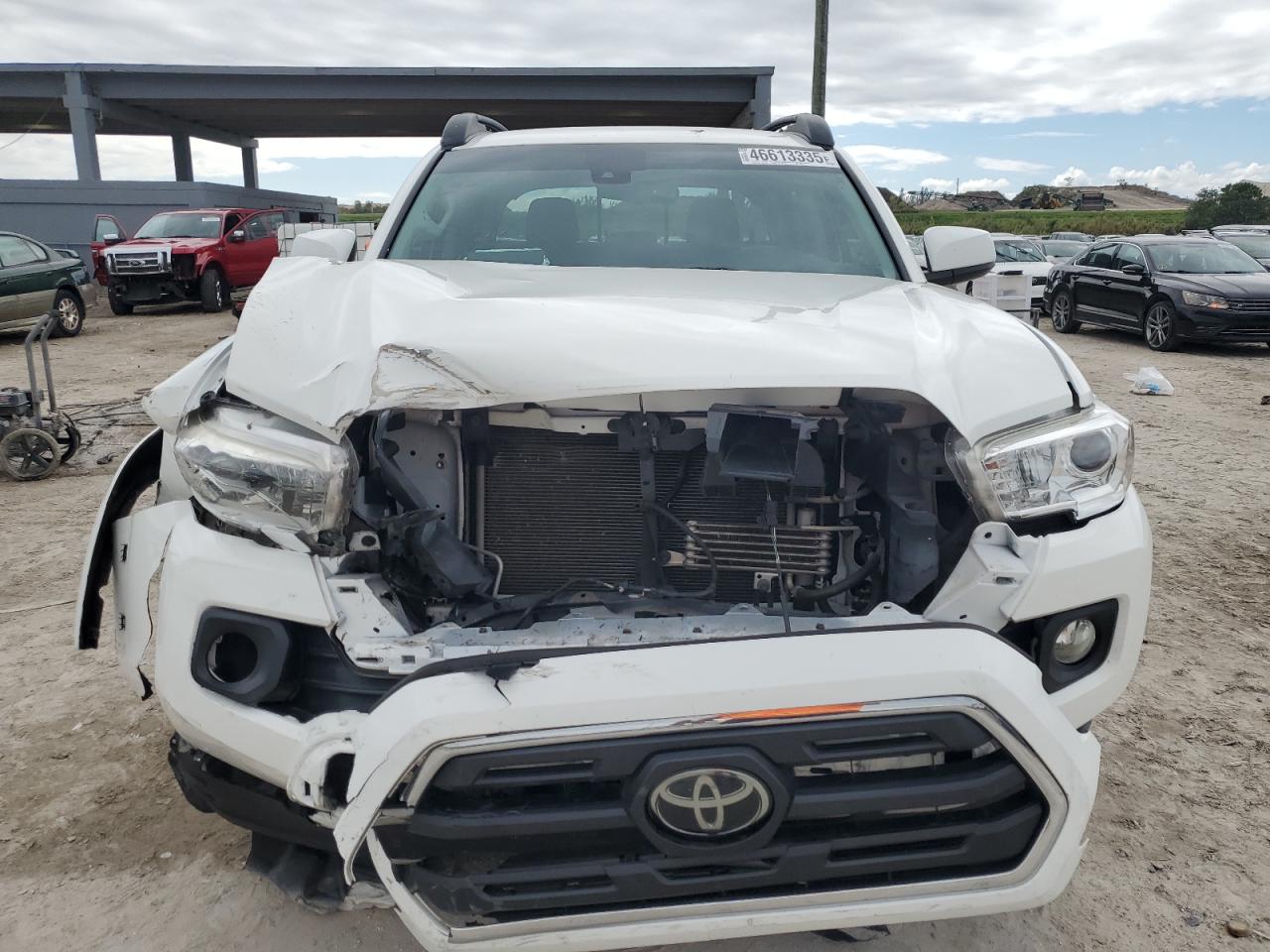 2019 Toyota Tacoma - Image 5