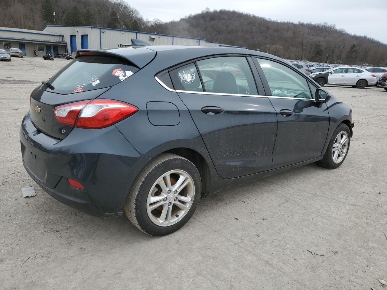 2018 Chevrolet Cruze - Image 3