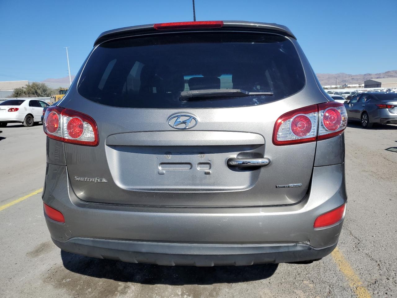 2012 Hyundai Santa Fe - Image 6
