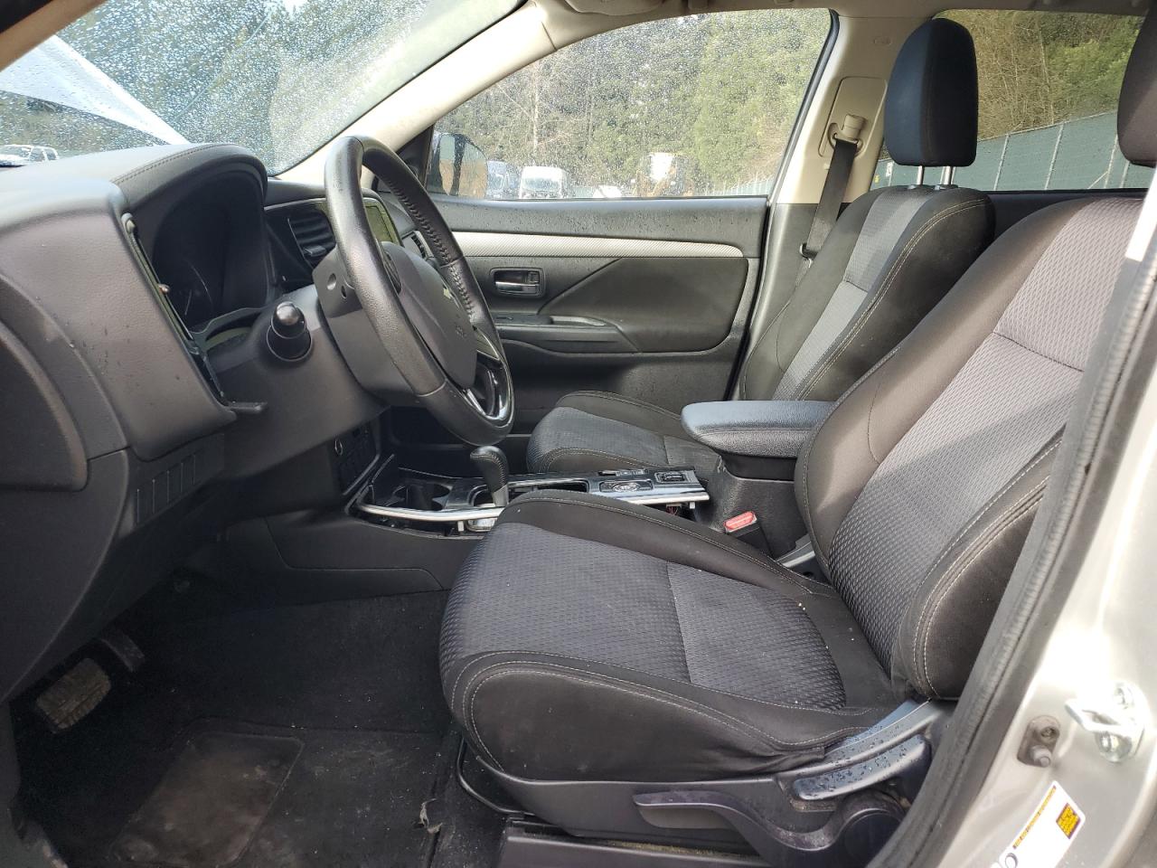 2018 Mitsubishi Outlander - Image 7