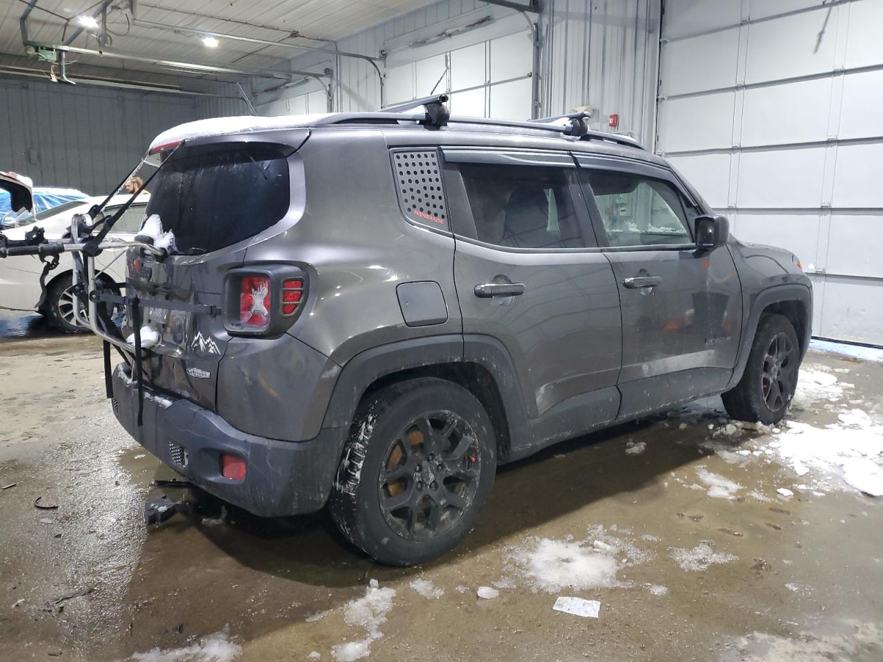 2016 Jeep Renegade - Image 3