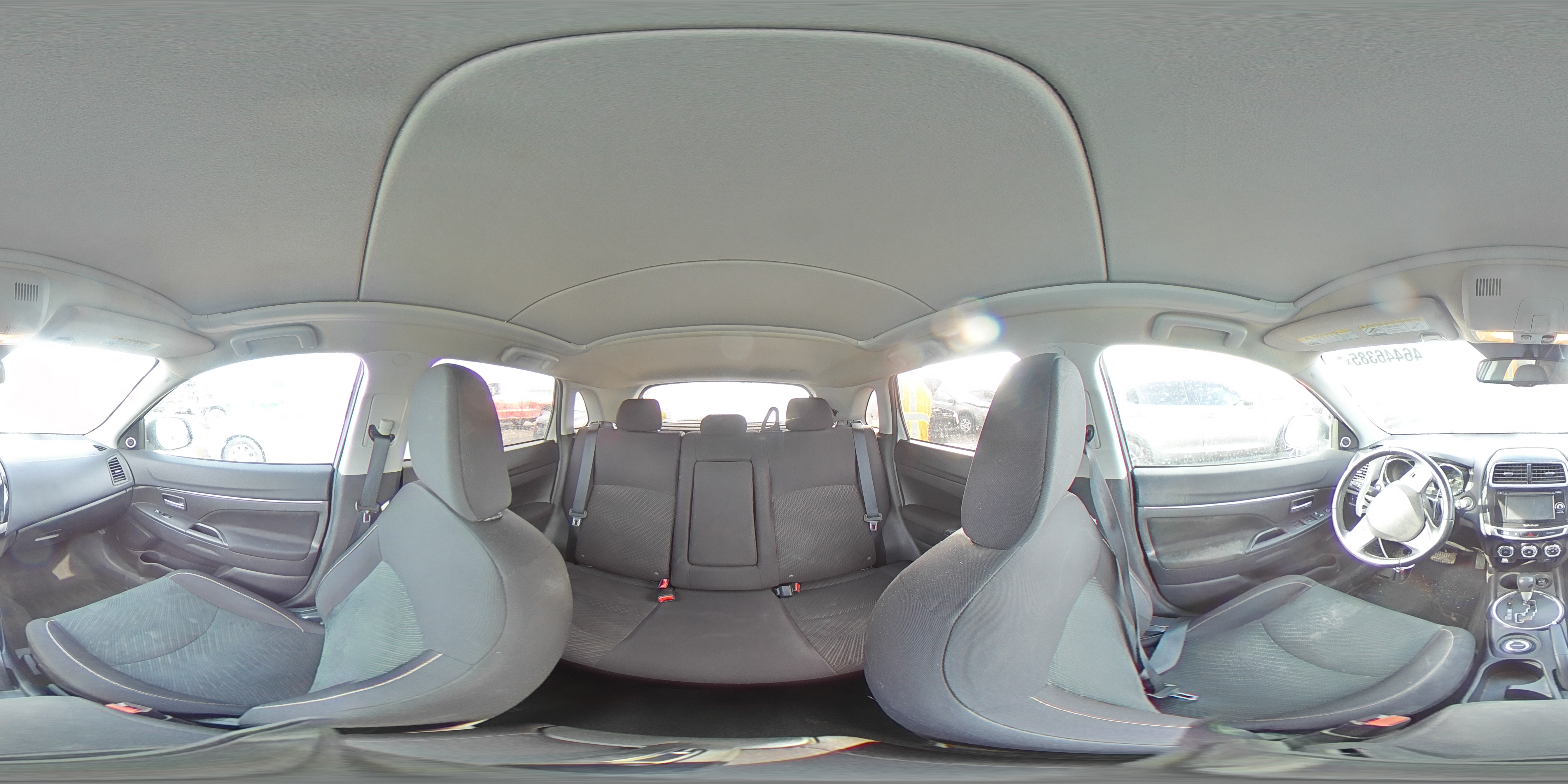 2015 Mitsubishi Outlander - Image 15