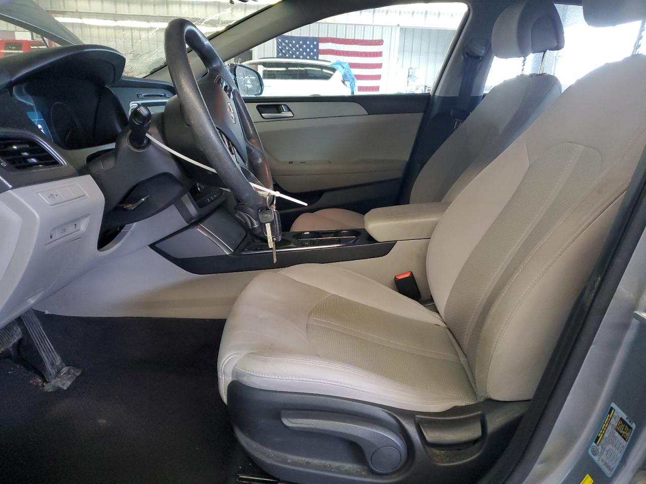 2016 Hyundai Sonata - Image 7