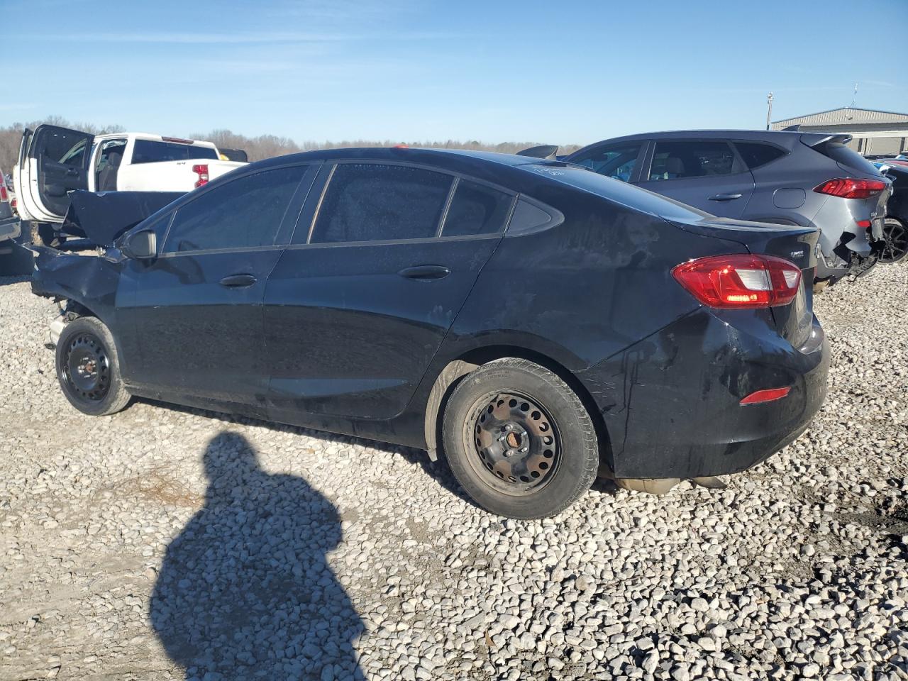 2018 Chevrolet Cruze - Image 2