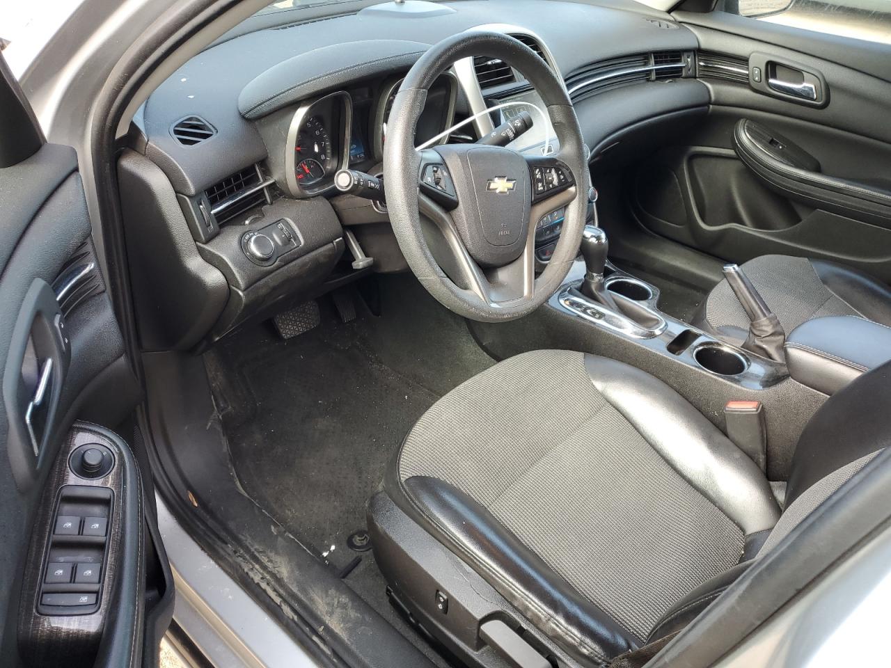 2016 Chevrolet Malibu - Image 8