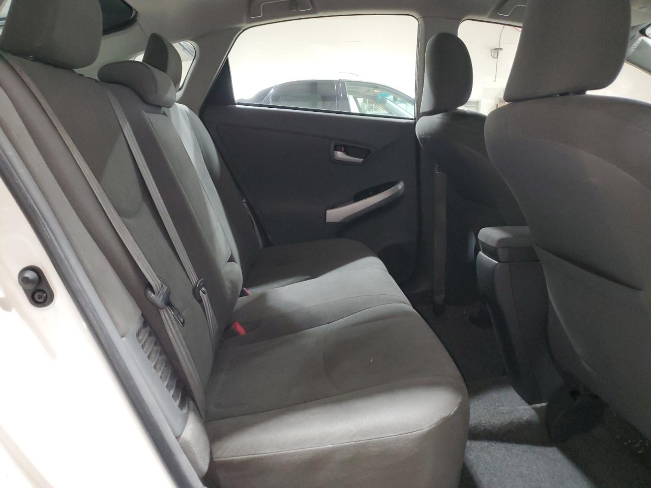 2011 Toyota Prius - Image 10