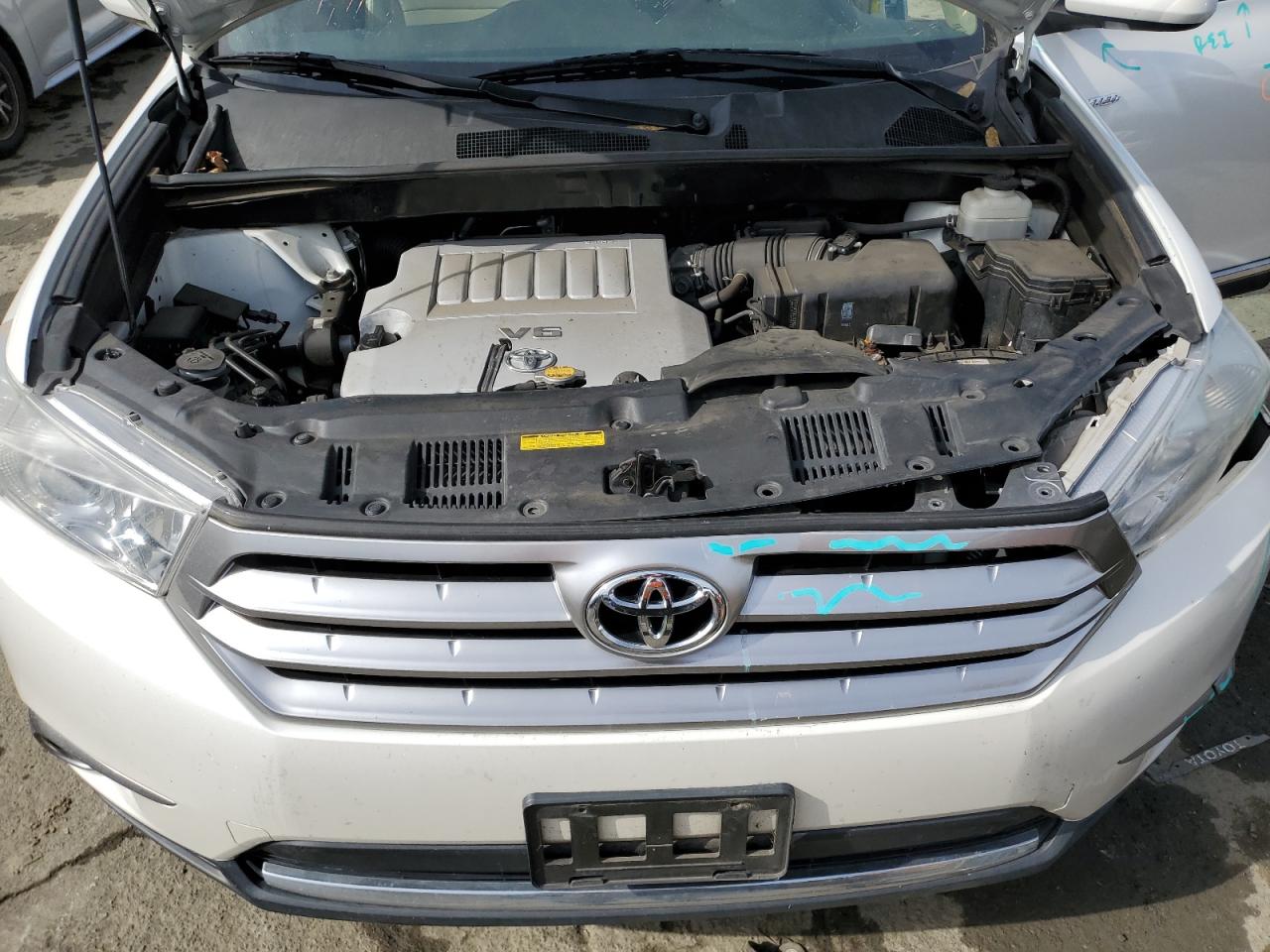 2011 Toyota Highlander - Image 12