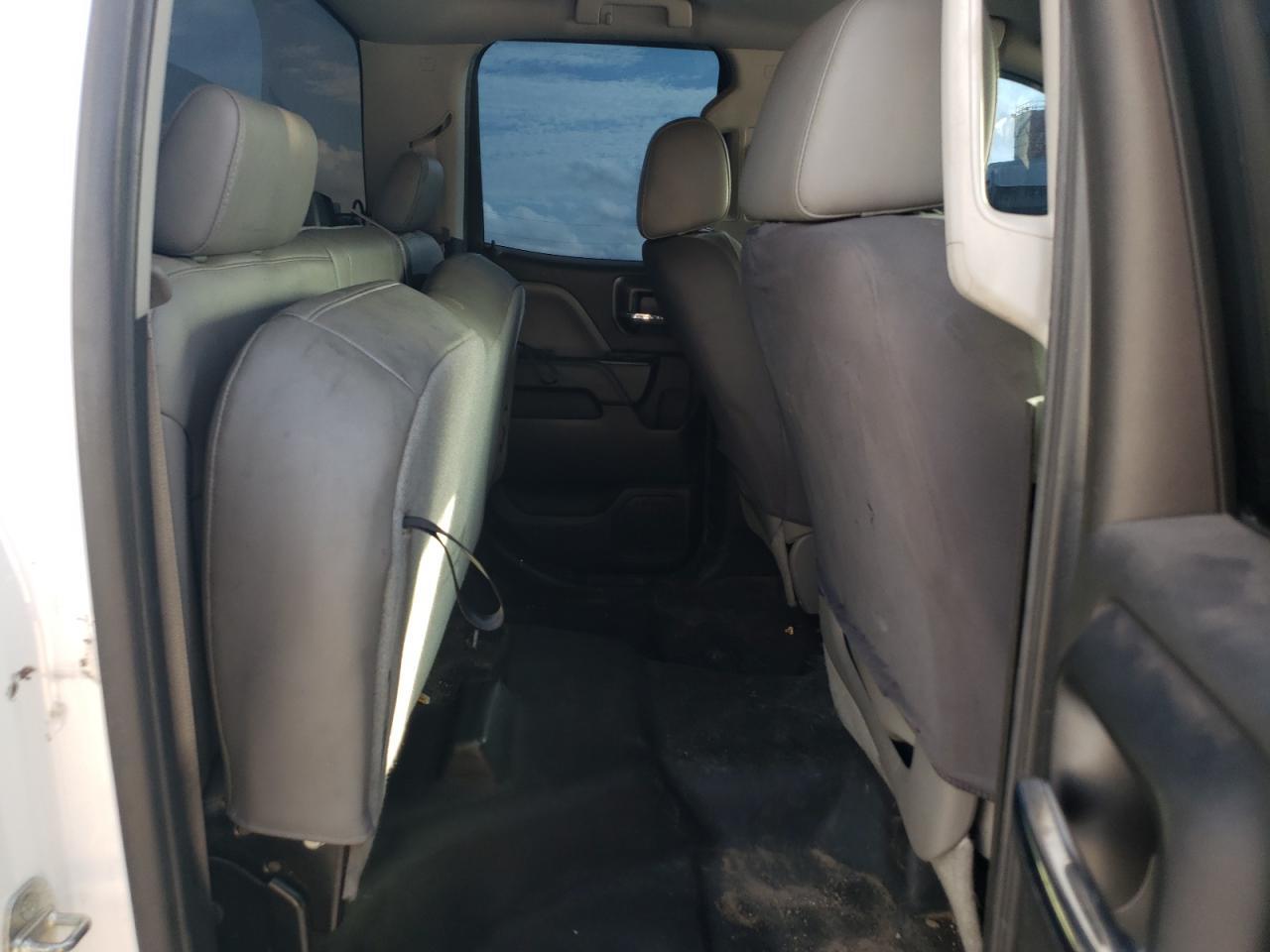 2015 Chevrolet Silverado - Image 11