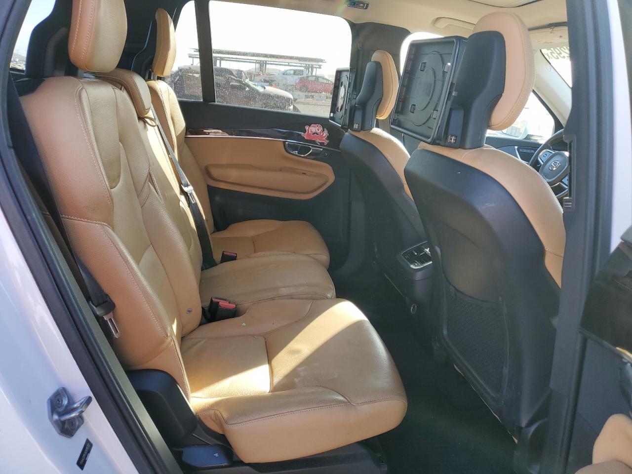 2016 Volvo XC90 - Image 11