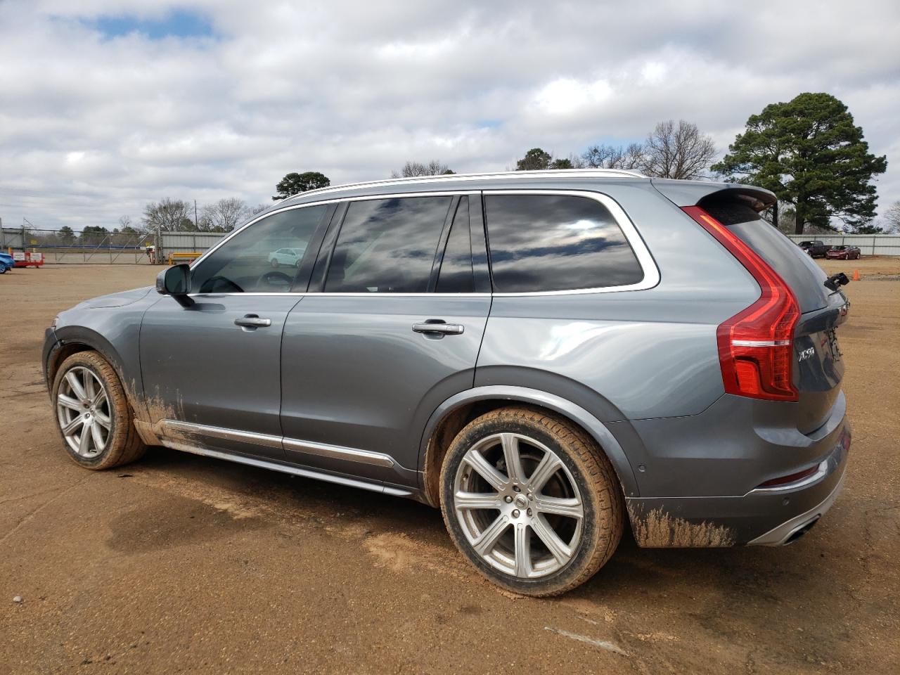 2016 Volvo XC90 - Image 2