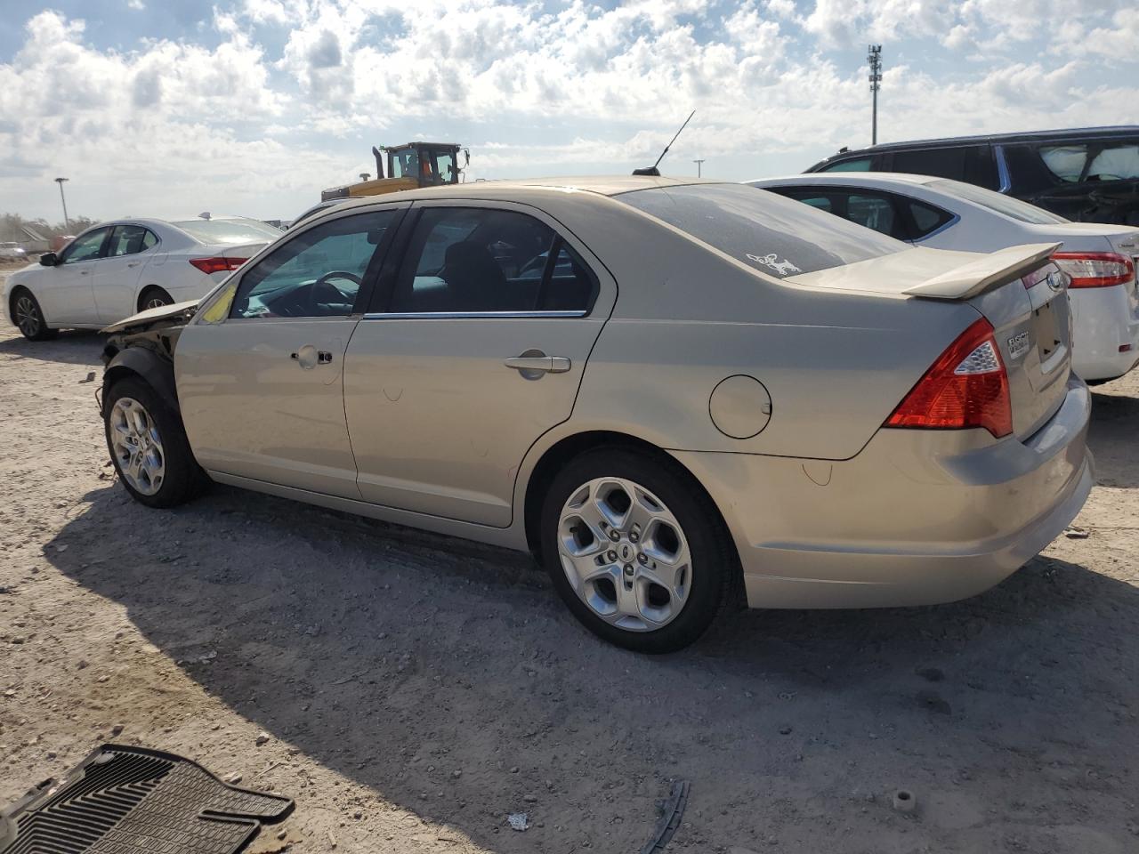 2010 Ford Fusion - Image 2