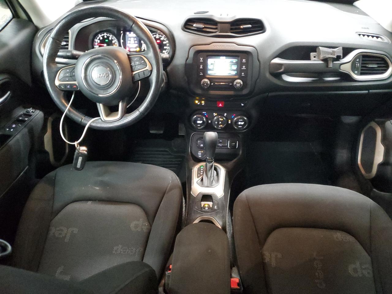 2017 Jeep Renegade - Image 8