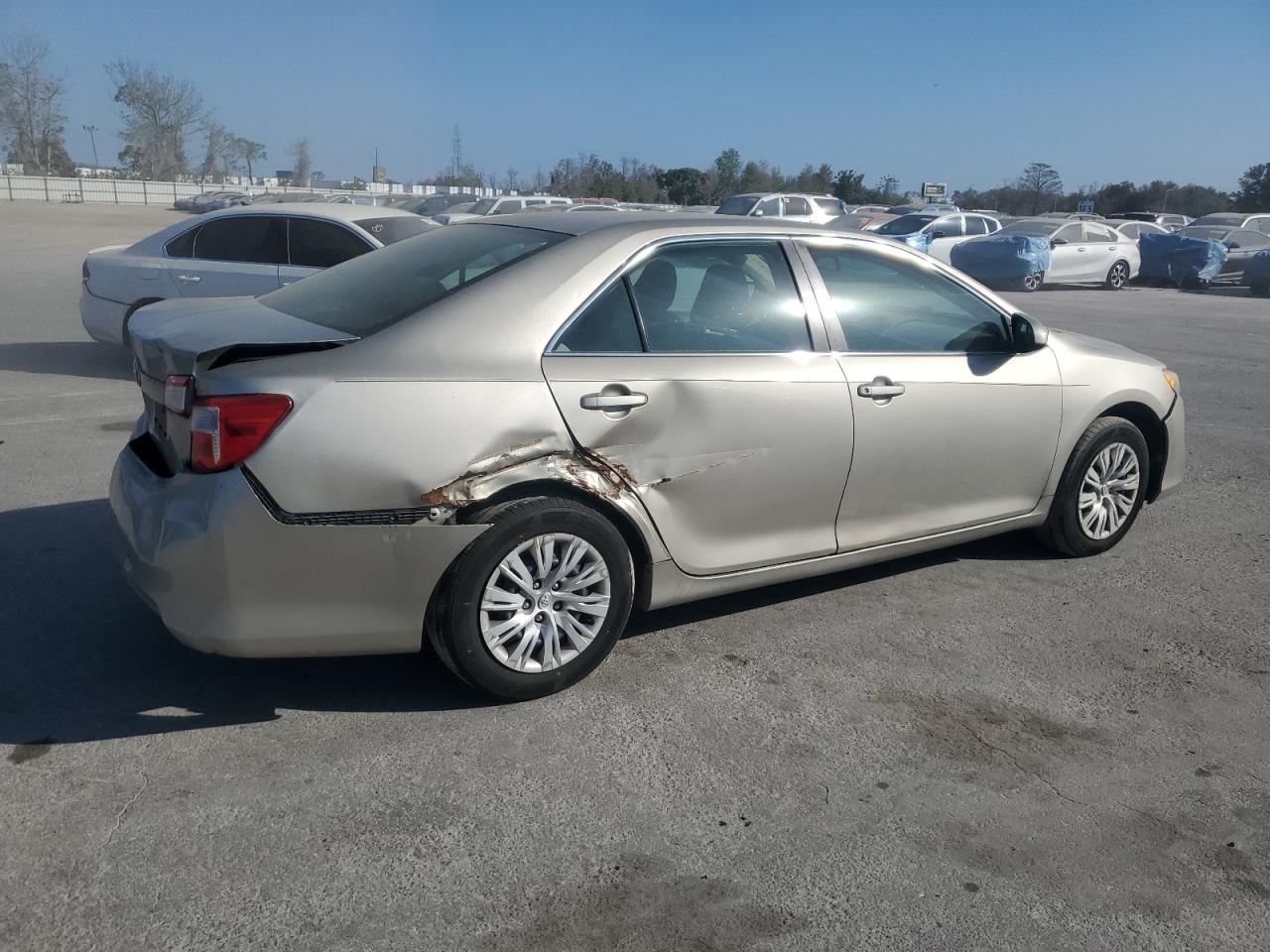 2014 Toyota Camry - Image 3