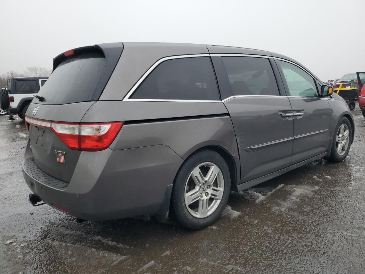2011 Honda Odyssey - Image 3