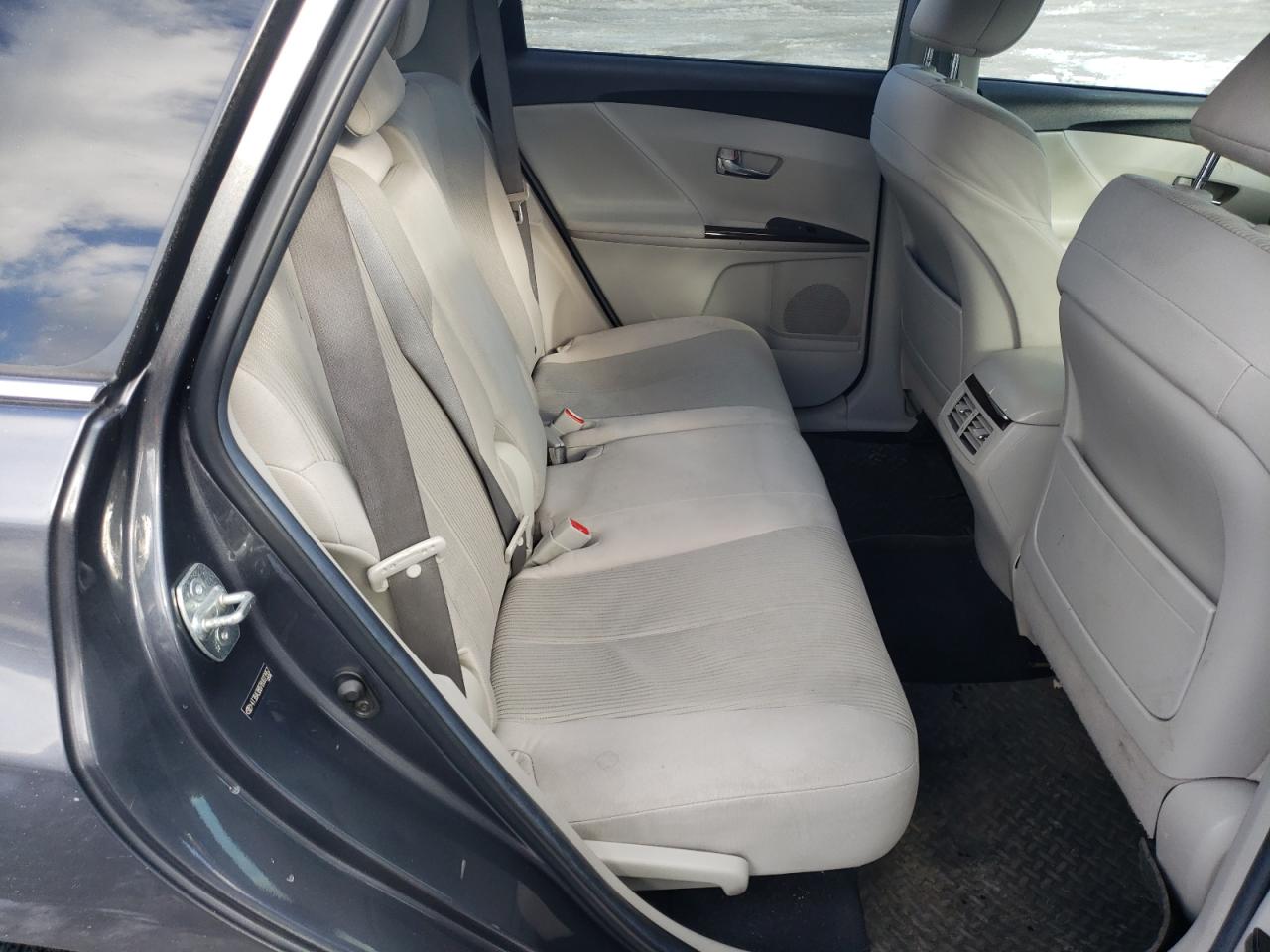 2011 Toyota Venza - Image 11
