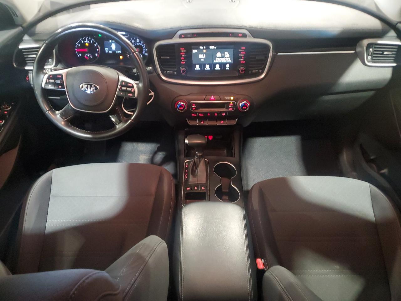 2019 Kia Sorento - Image 8