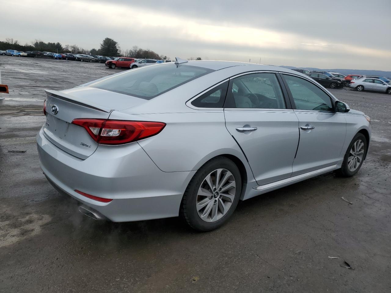 2015 Hyundai Sonata - Image 3