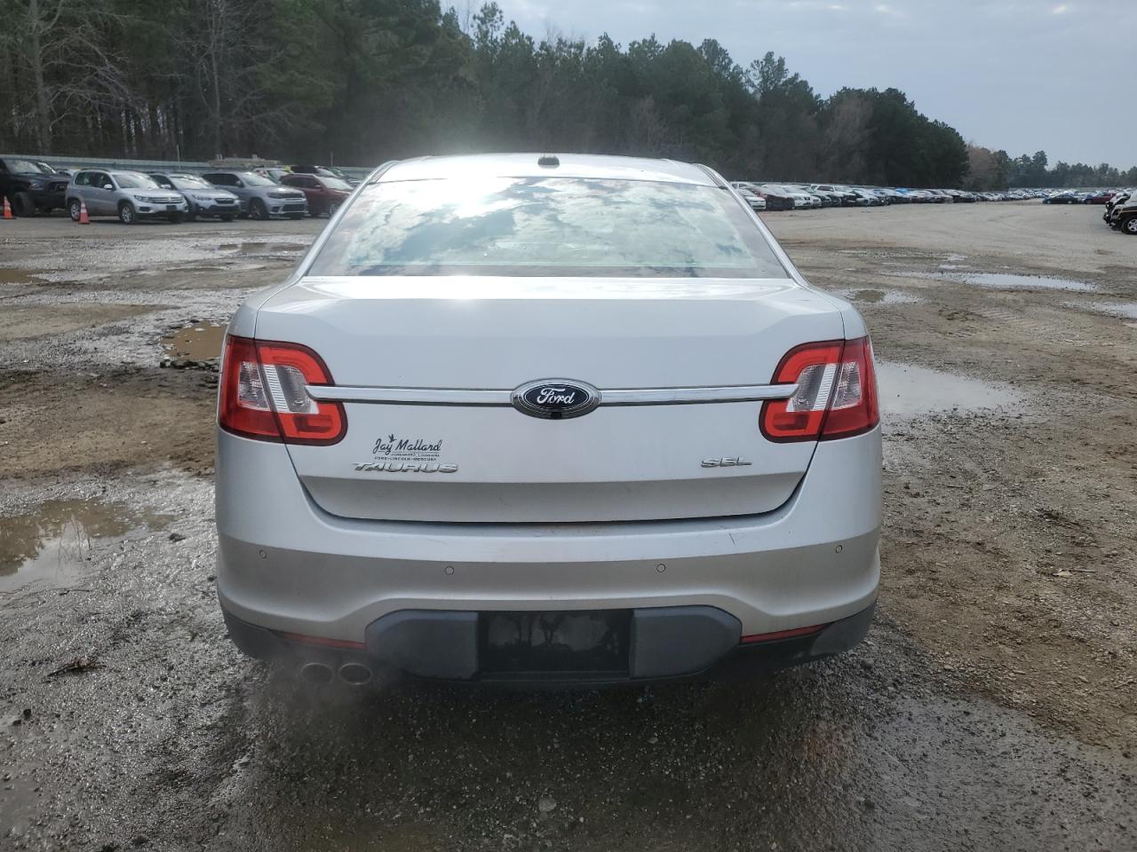 2011 Ford Taurus - Image 6