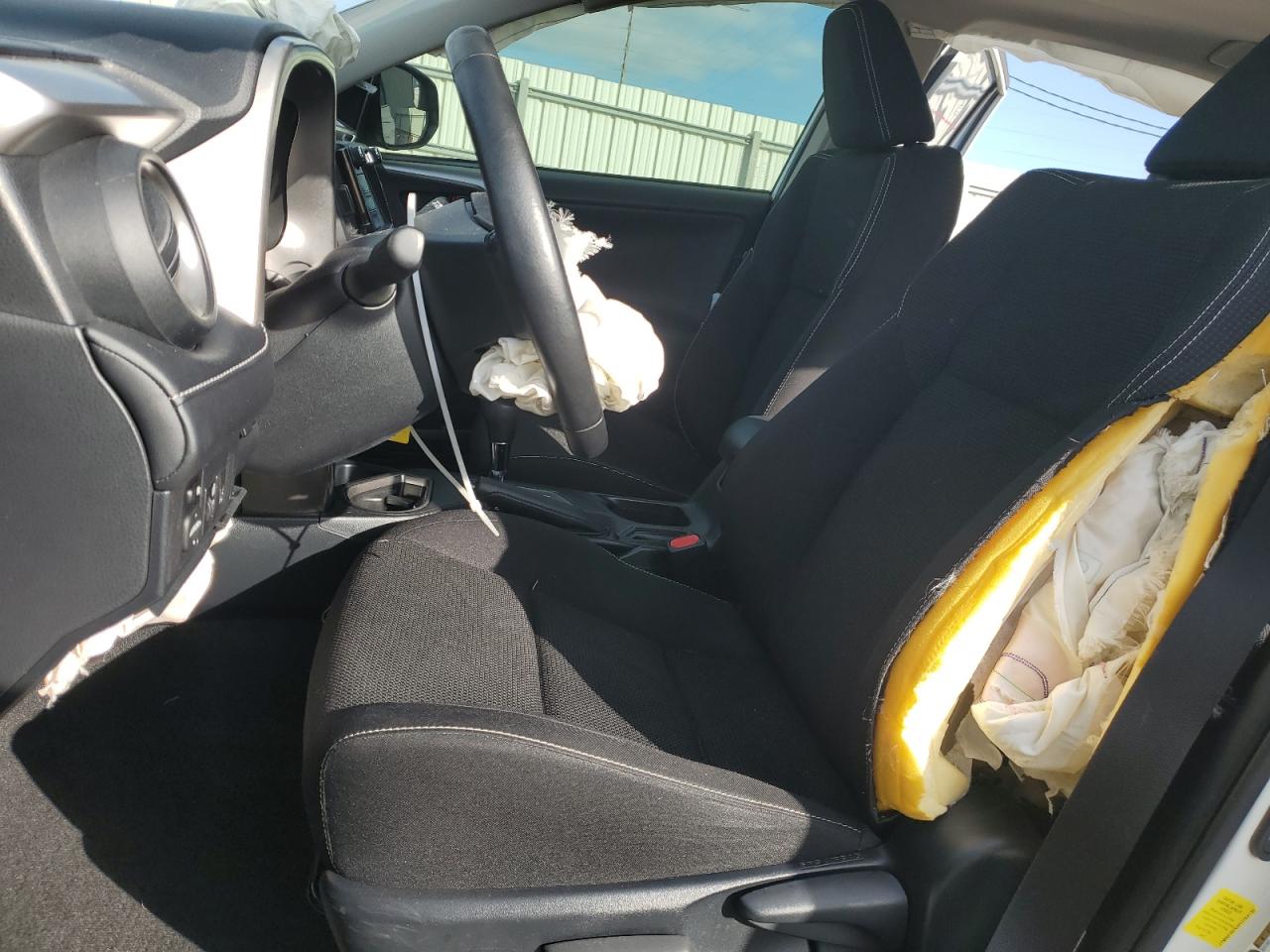 2017 Toyota RAV 4 - Image 7