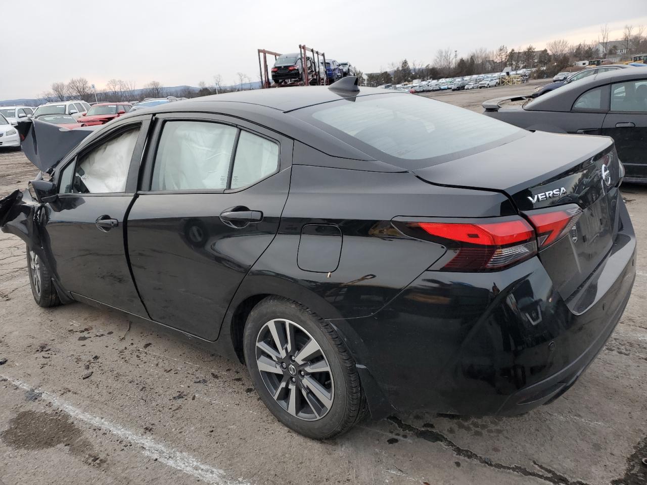 2021 Nissan Versa - Image 2