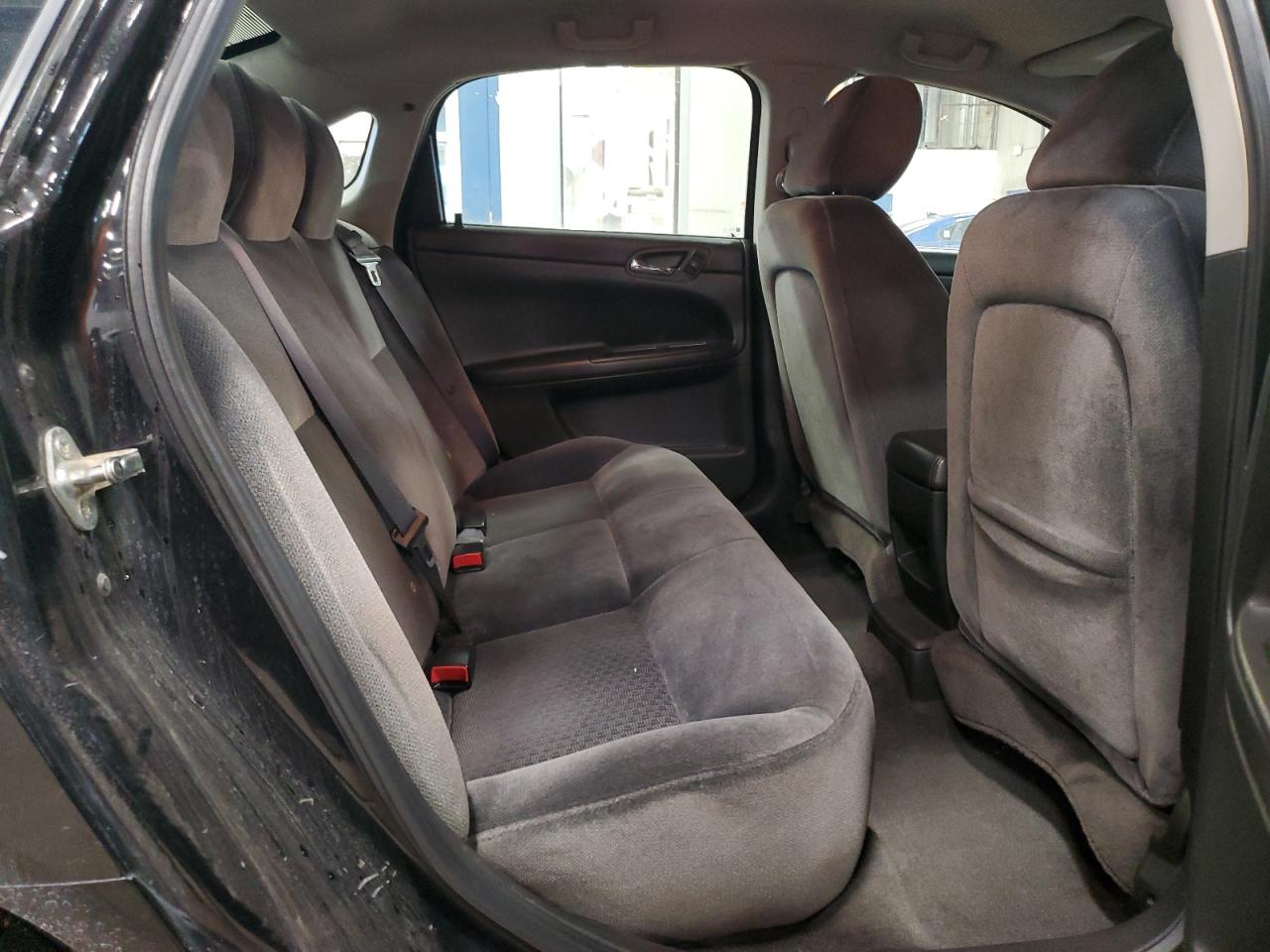 2011 Chevrolet Impala - Image 10