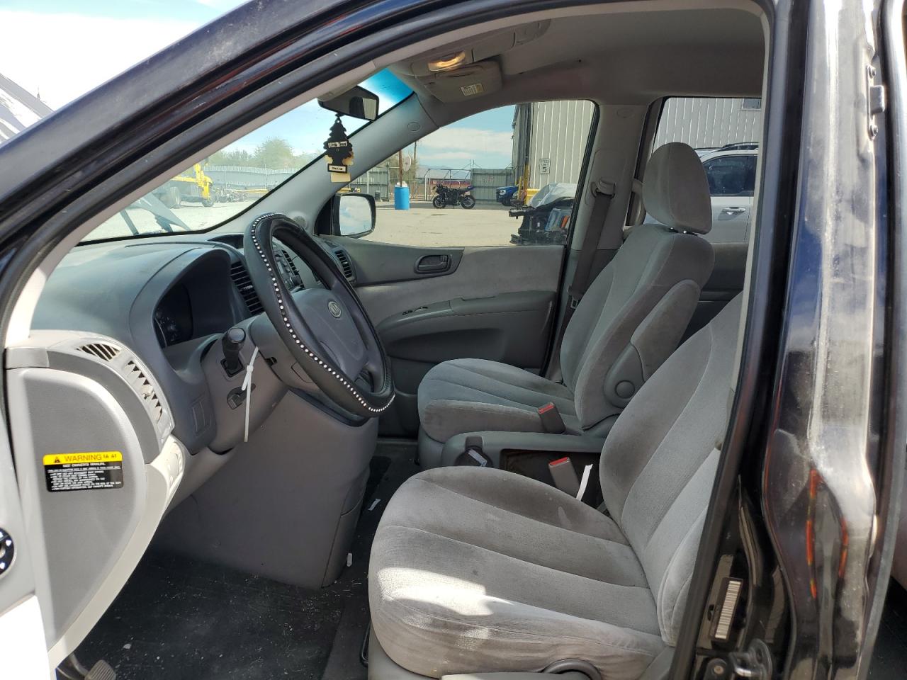 2008 Kia Sedona - Image 7