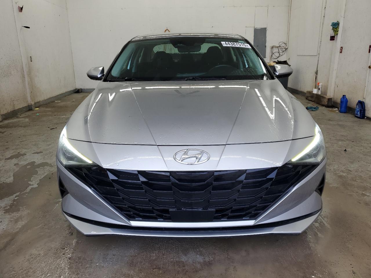 2023 Hyundai Elantra - Image 5