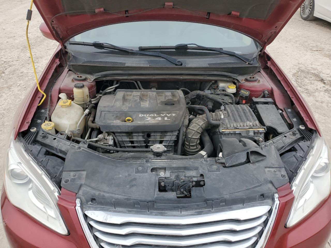 2013 Chrysler 200 - Image 11