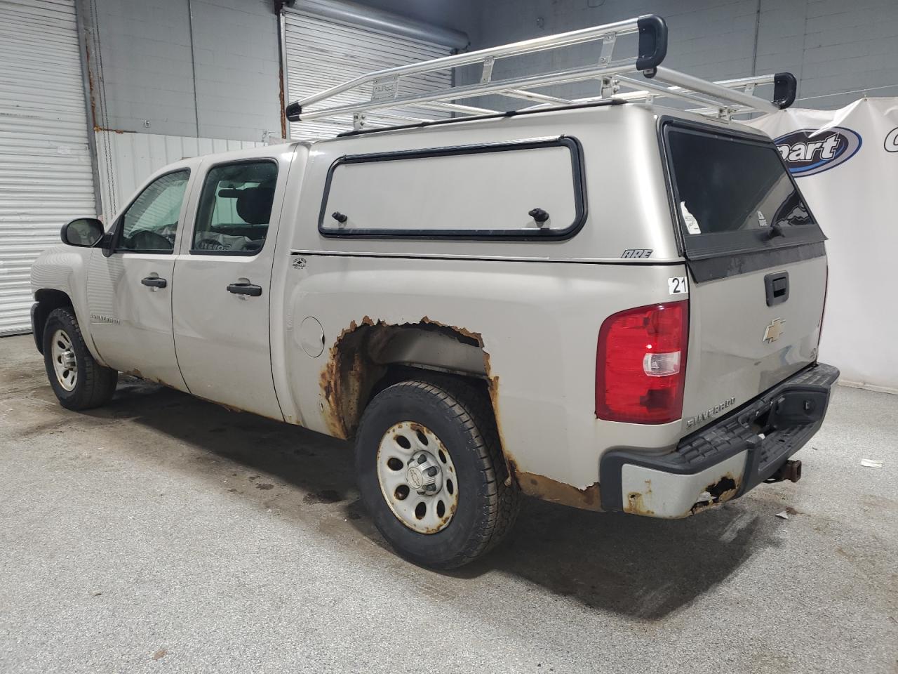 2009 Chevrolet Silverado - Image 2