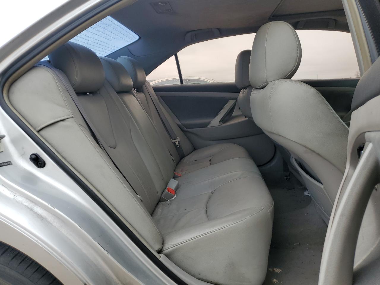2009 Toyota Camry - Image 10