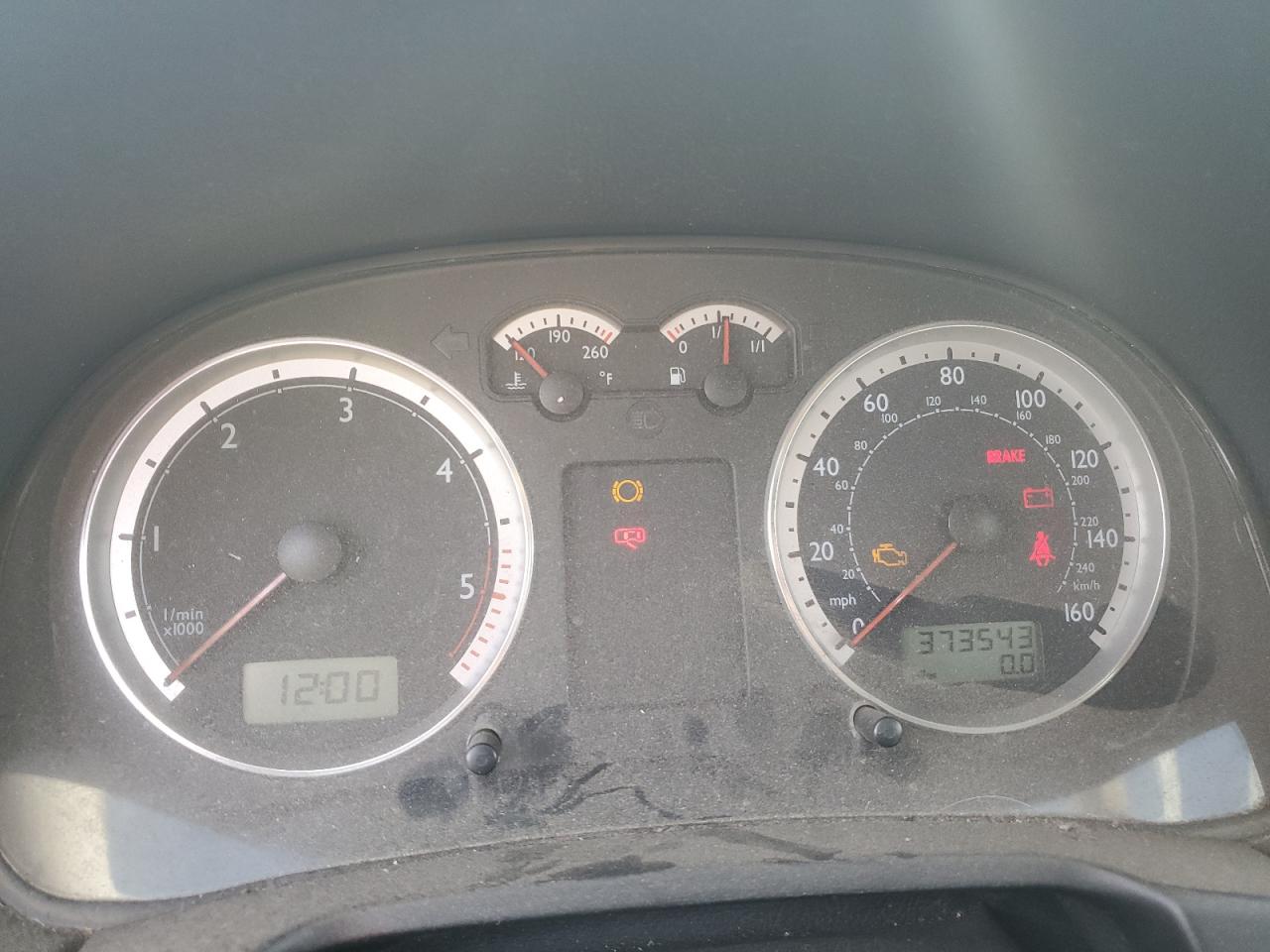 2004 Volkswagen Jetta - Image 9