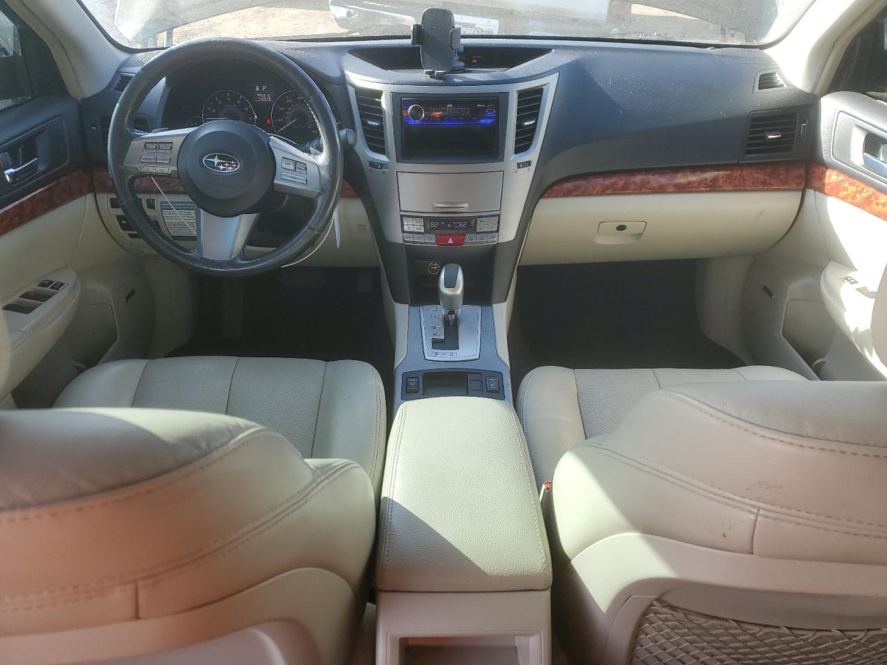 2010 Subaru Outback - Image 8