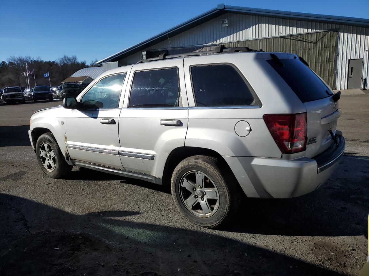 2005 Jeep Grand Cherokee - Image 2