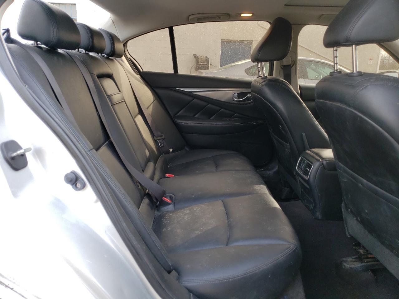 2015 Infiniti Q50 - Image 10