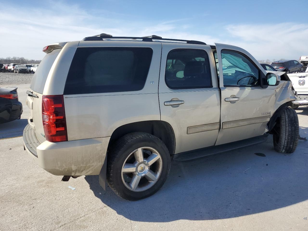 2012 Chevrolet Tahoe - Image 3