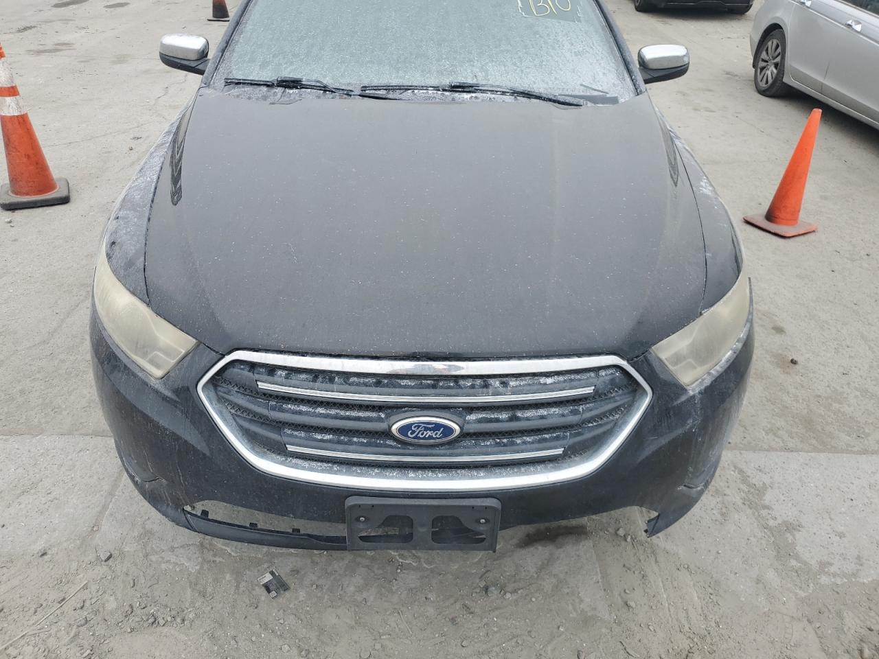 2015 Ford Taurus - Image 11