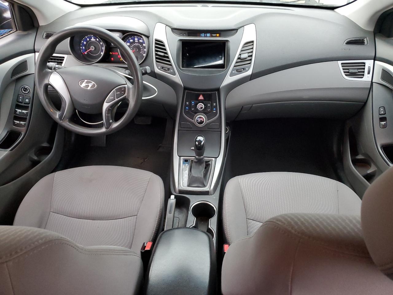 2016 Hyundai Elantra - Image 8