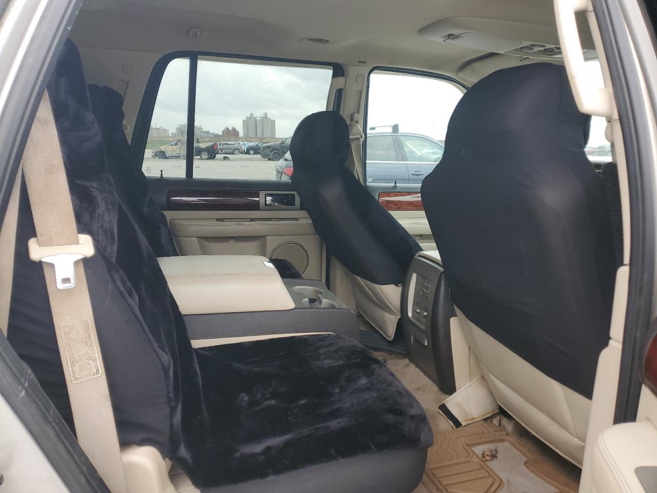 2003 Lincoln Navigator - Image 13