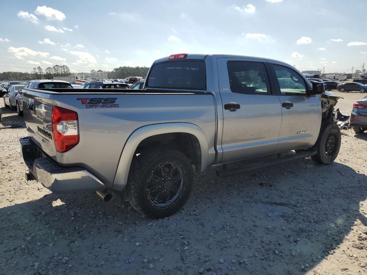 2015 Toyota Tundra - Image 3
