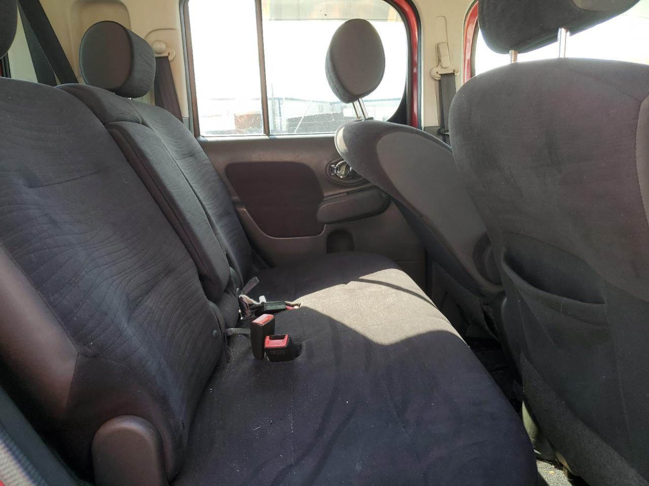 2010 Nissan Cube - Image 11