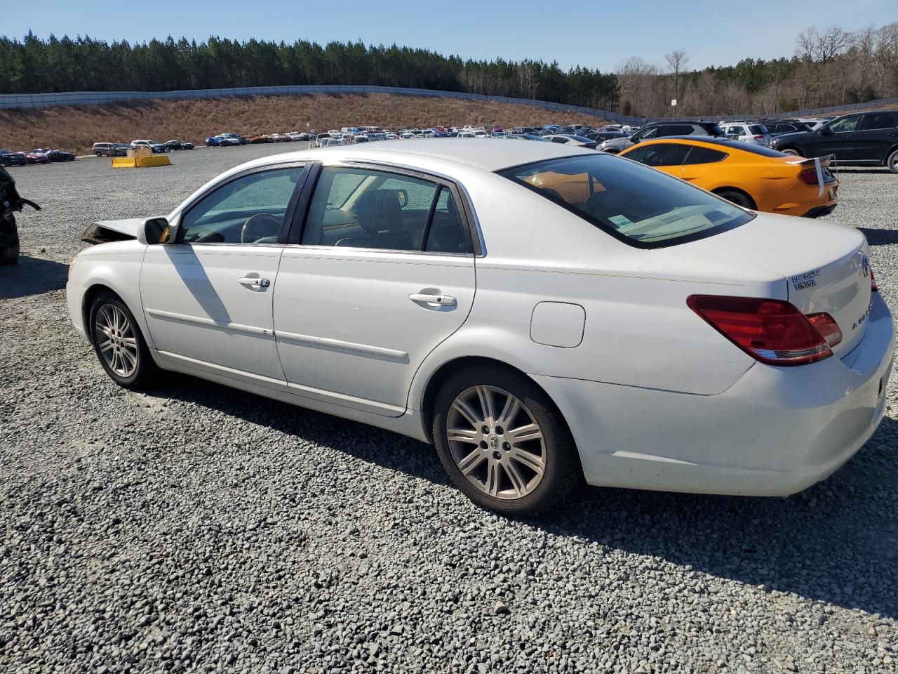 2007 Toyota Avalon - Image 2