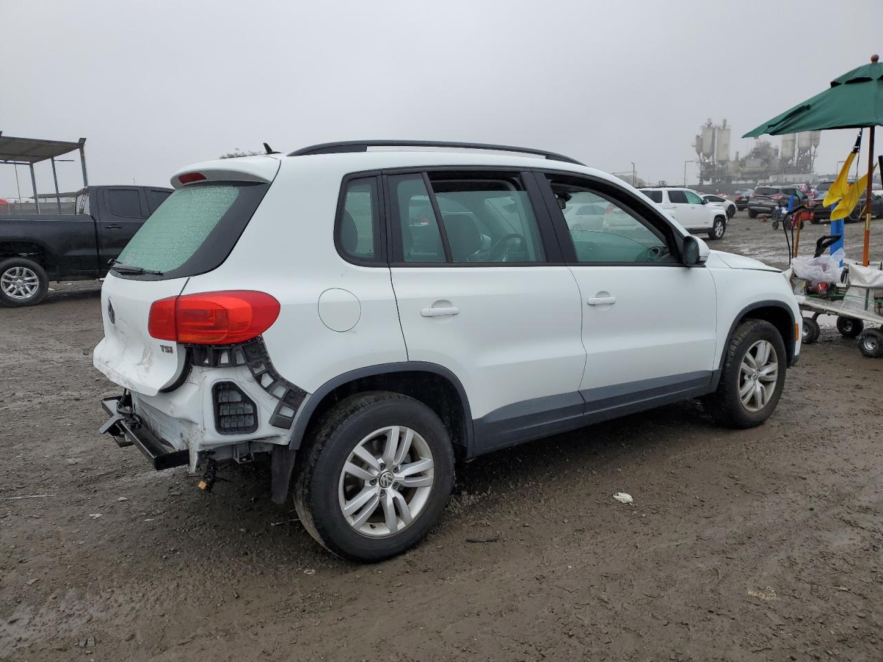2016 Volkswagen Tiguan - Image 3