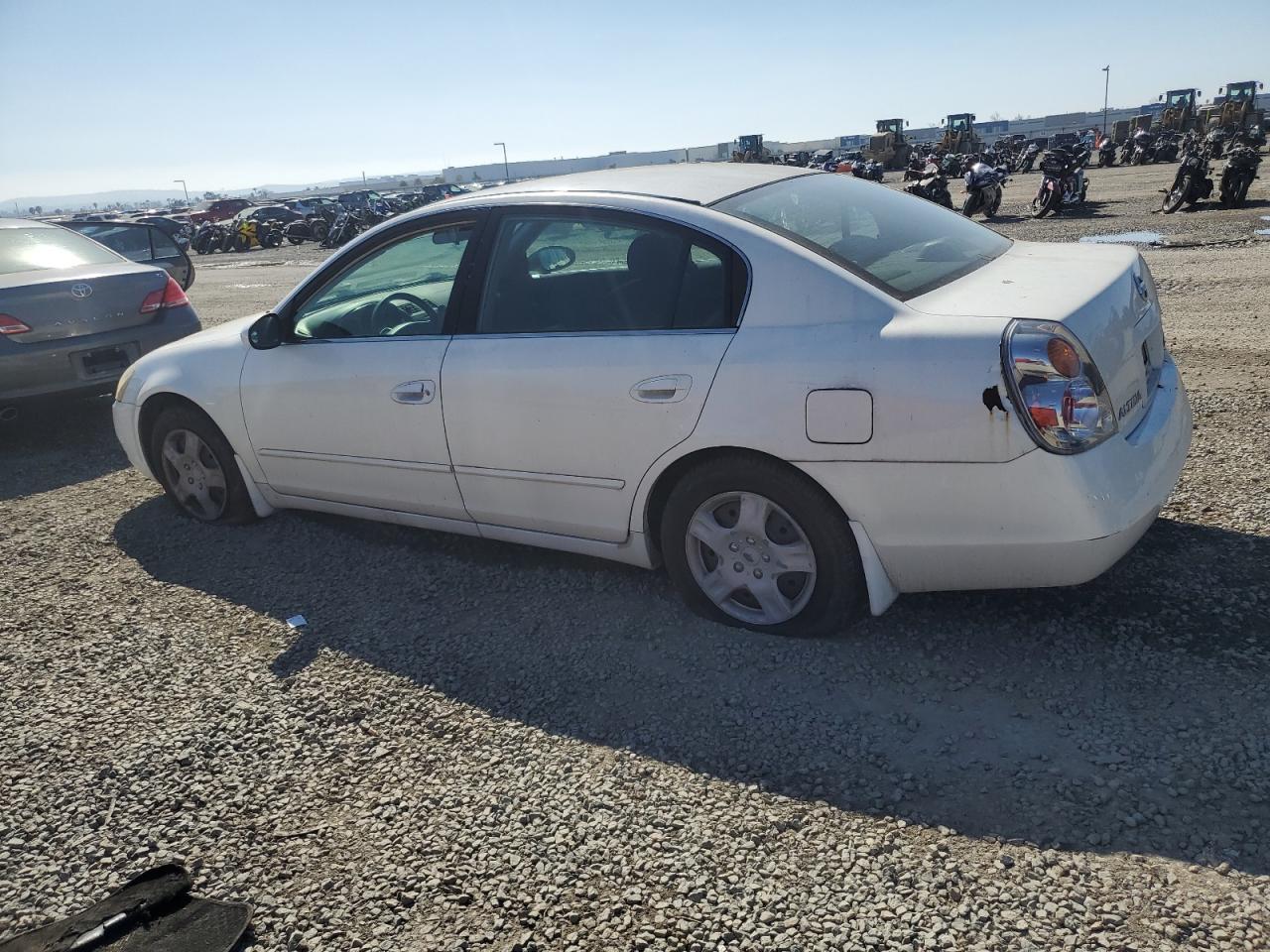 2003 Nissan Altima - Image 2