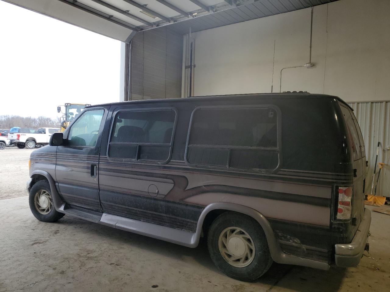 1998 Ford Econoline - Image 2