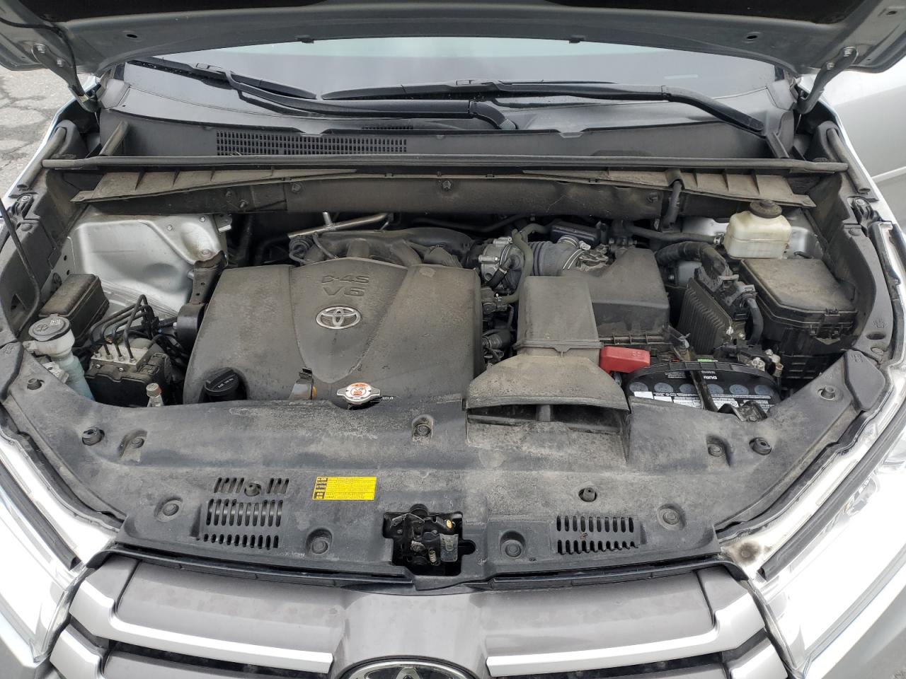 2018 Toyota Highlander - Image 12