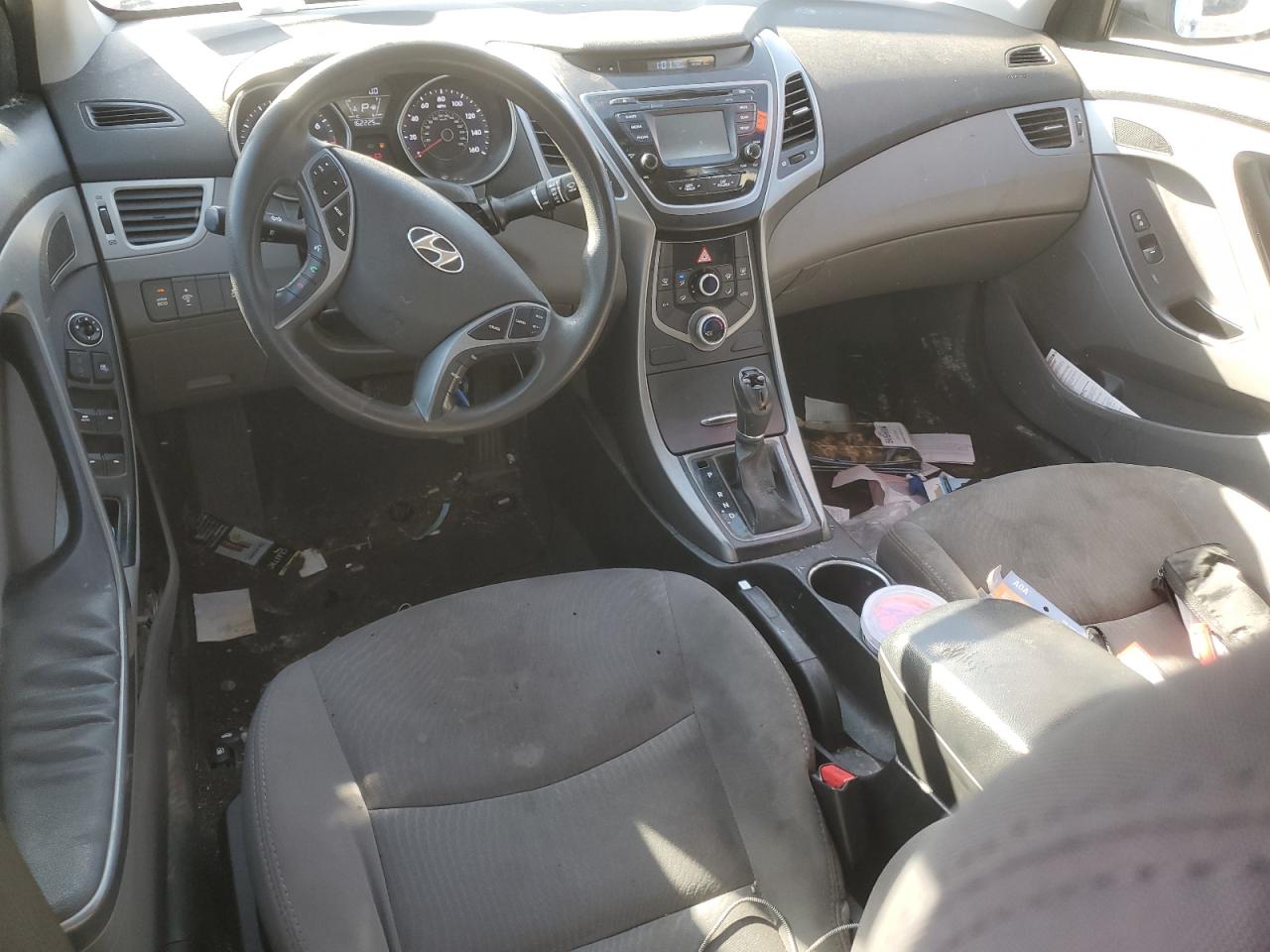 2016 Hyundai Elantra - Image 8
