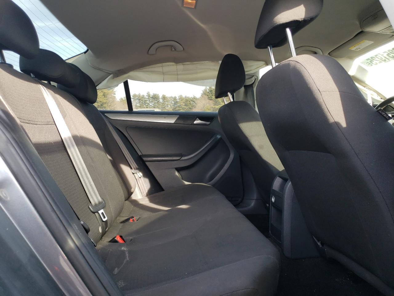 2016 Volkswagen Jetta - Image 10
