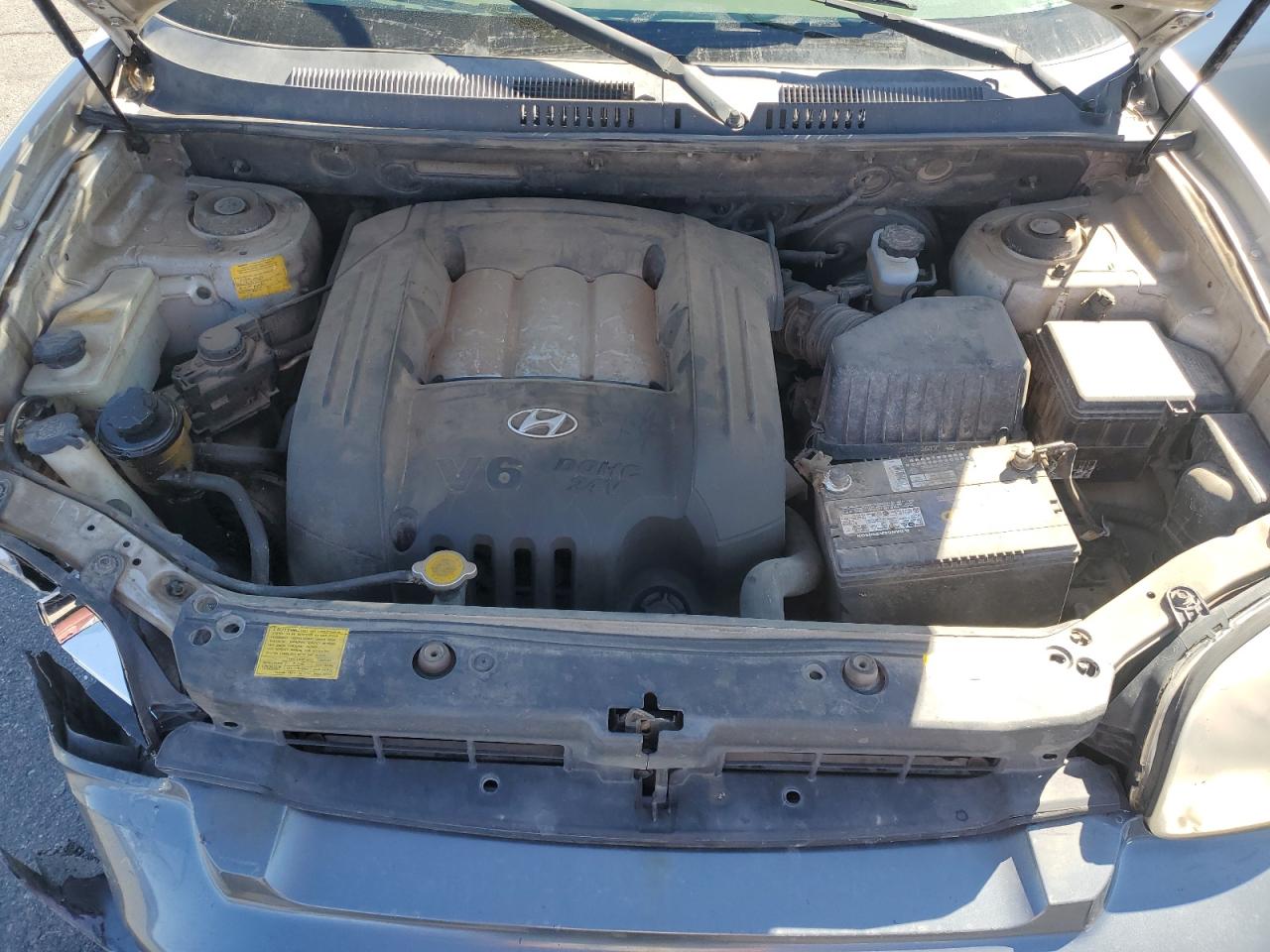 2005 Hyundai Santa Fe - Image 12