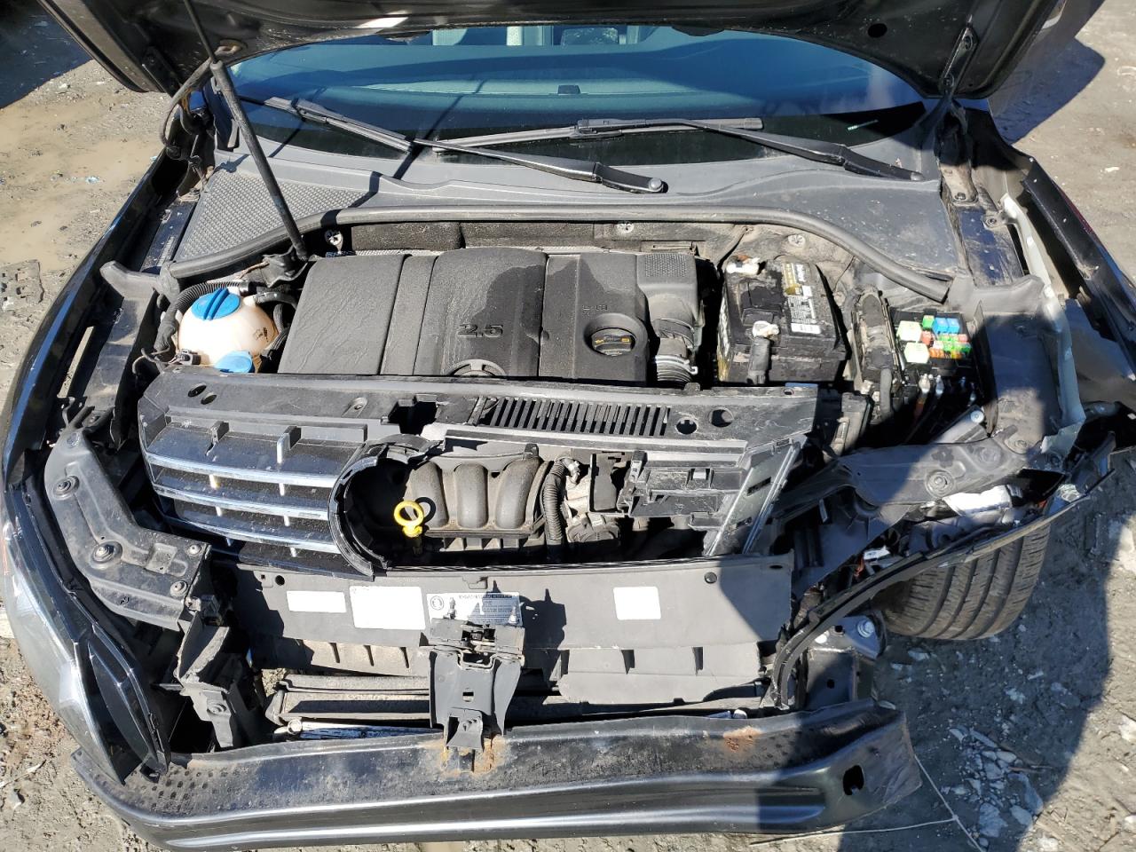 2014 Volkswagen Passat - Image 12